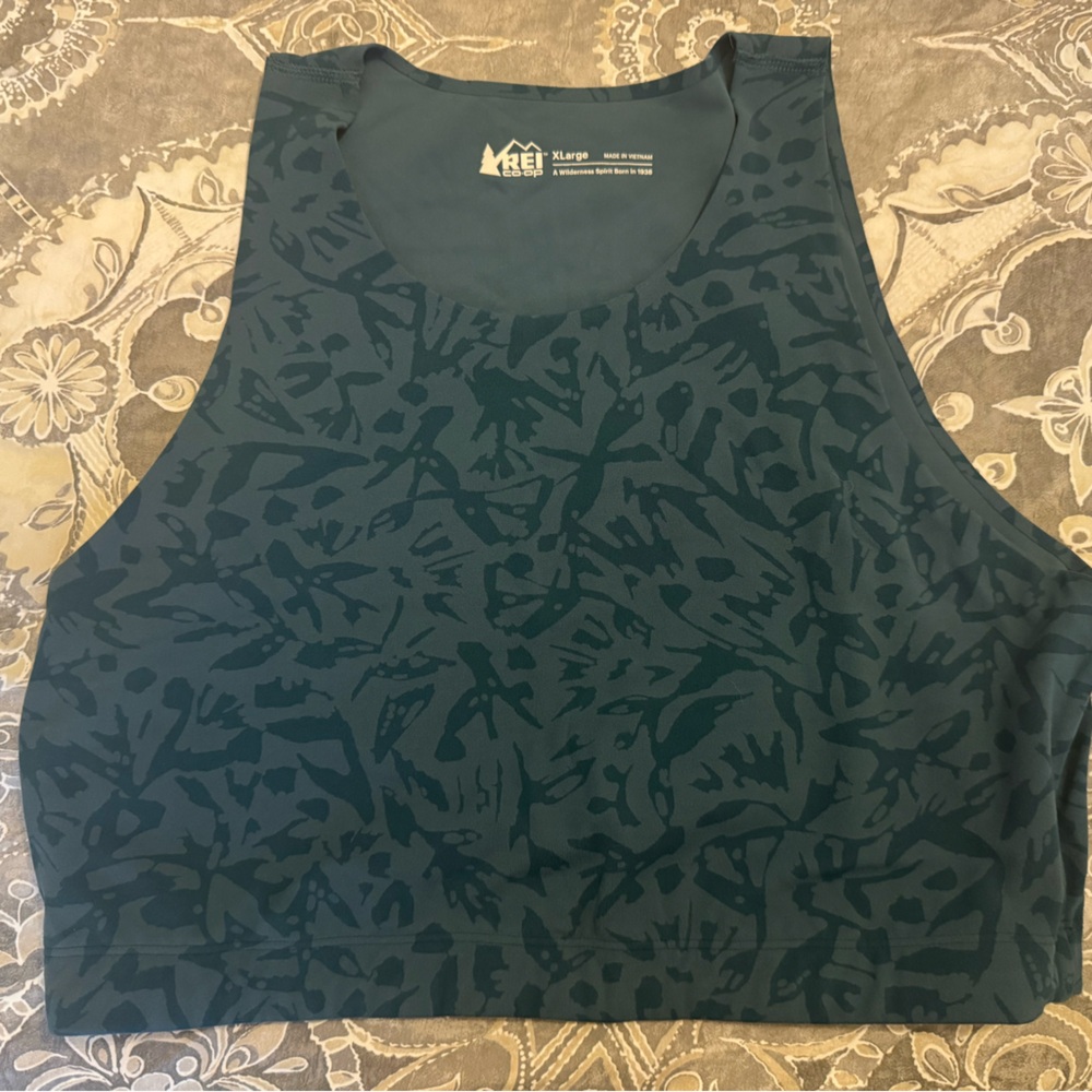 Crop women’s sports bra